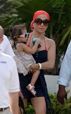 jennifer lopez with daughter