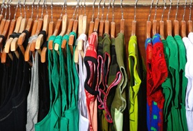 closet-clothes-donate-600